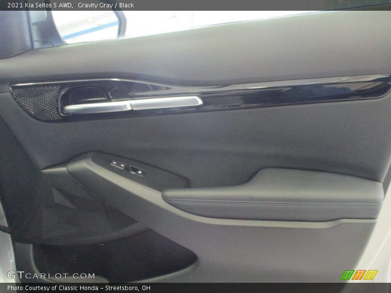 Gravity Gray / Black 2021 Kia Seltos S AWD