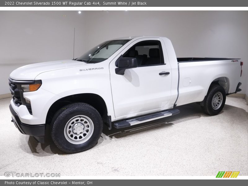 Front 3/4 View of 2022 Silverado 1500 WT Regular Cab 4x4