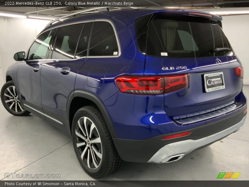 Galaxy Blue Metallic / Macchiato Beige 2022 Mercedes-Benz GLB 250