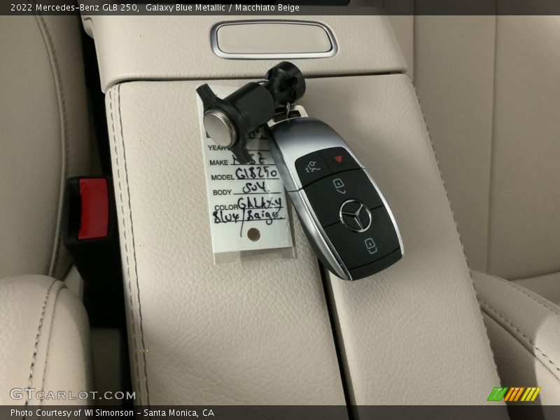 Galaxy Blue Metallic / Macchiato Beige 2022 Mercedes-Benz GLB 250