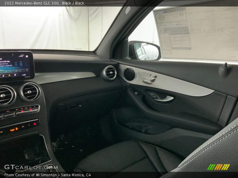 Black / Black 2022 Mercedes-Benz GLC 300