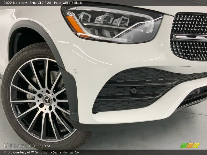 Polar White / Black 2022 Mercedes-Benz GLC 300