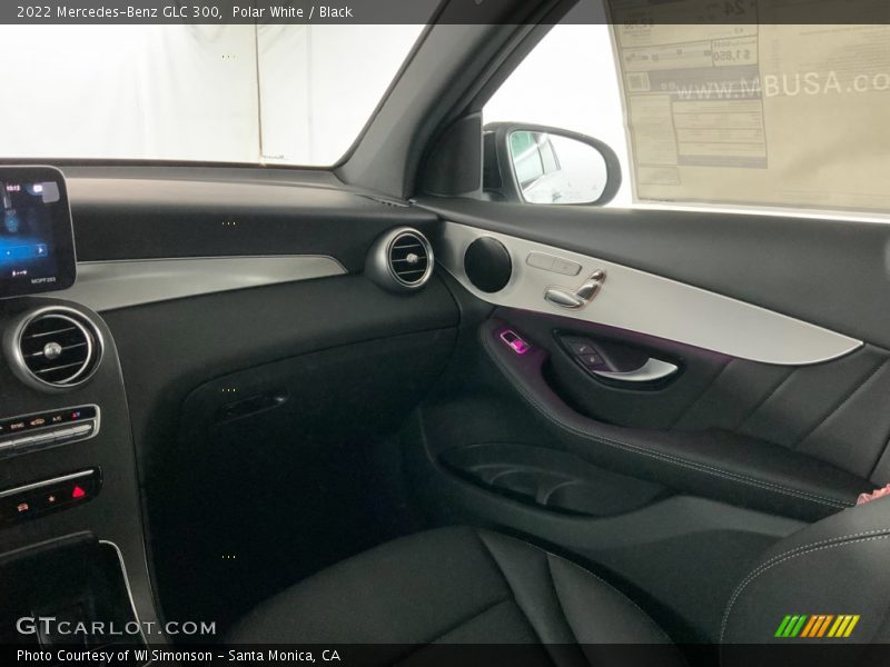 Polar White / Black 2022 Mercedes-Benz GLC 300