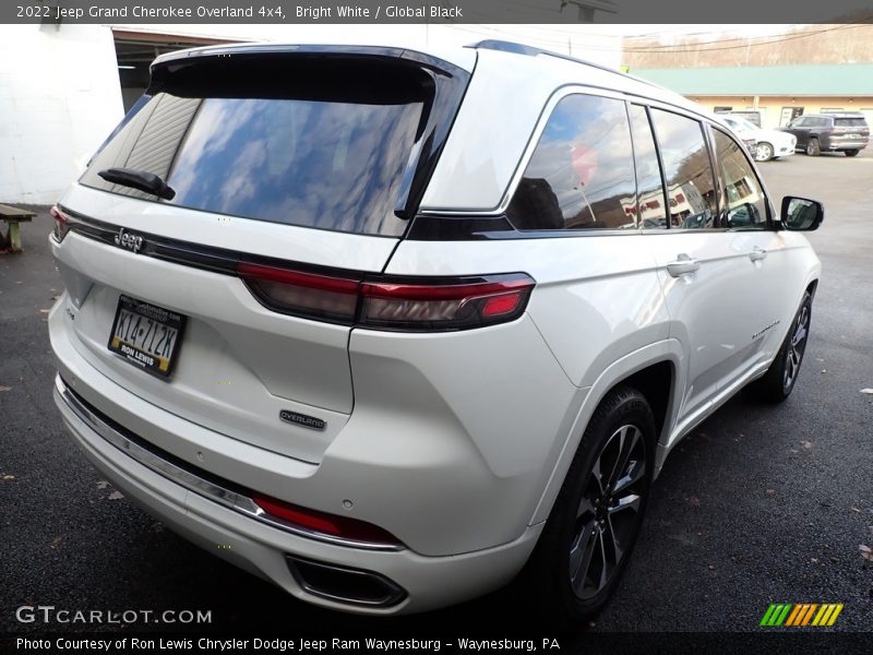 Bright White / Global Black 2022 Jeep Grand Cherokee Overland 4x4