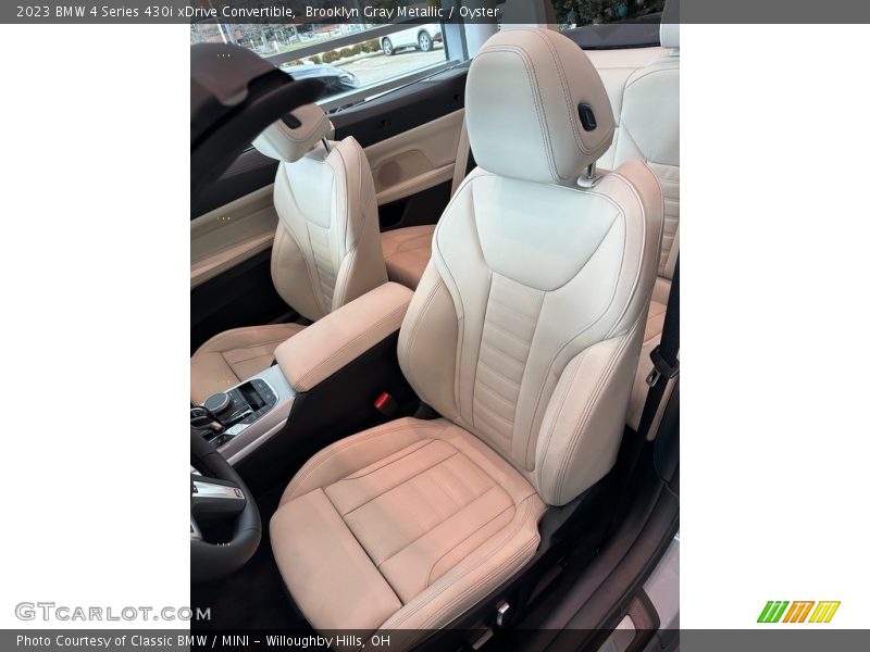  2023 4 Series 430i xDrive Convertible Oyster Interior