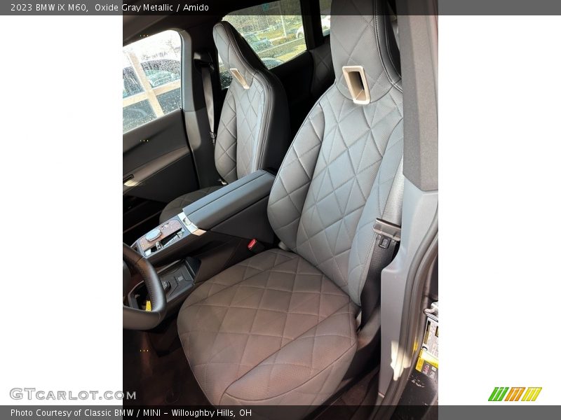  2023 iX M60 Amido Interior