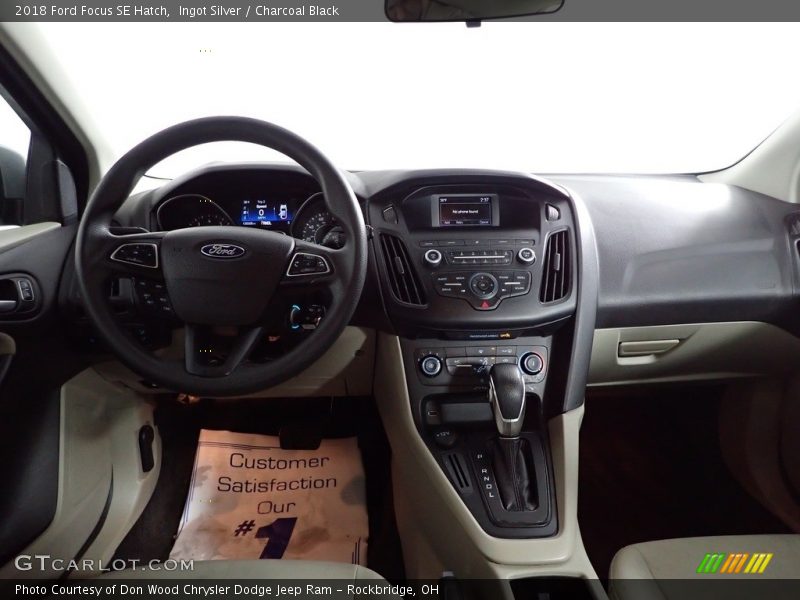 Ingot Silver / Charcoal Black 2018 Ford Focus SE Hatch