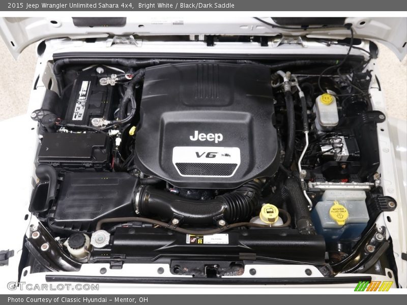 Bright White / Black/Dark Saddle 2015 Jeep Wrangler Unlimited Sahara 4x4