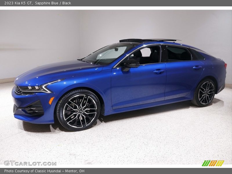 Front 3/4 View of 2023 K5 GT