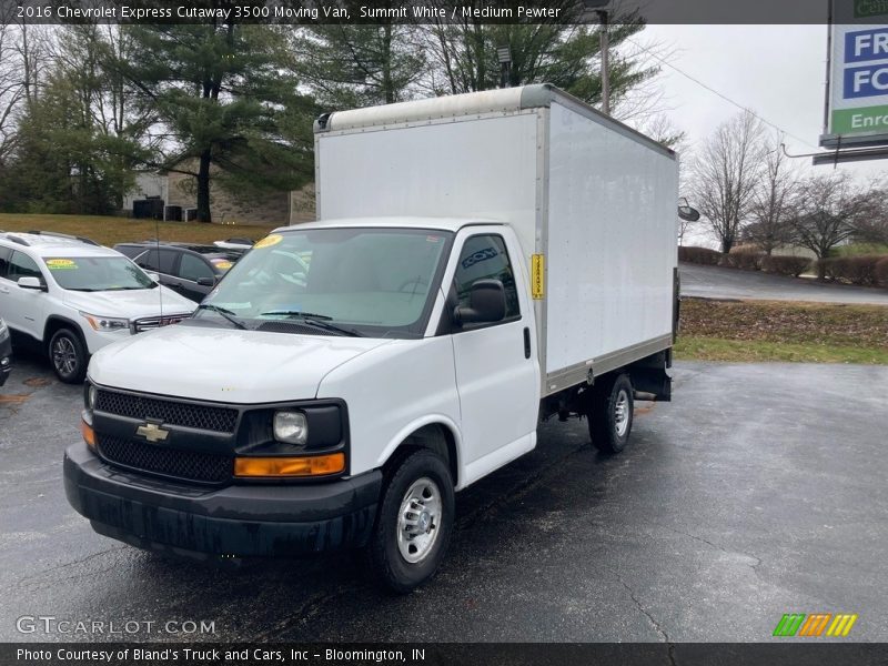 Front 3/4 View of 2016 Express Cutaway 3500 Moving Van