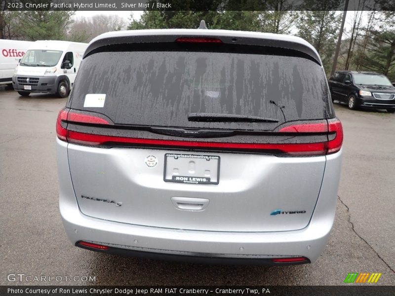 Silver Mist / Black 2023 Chrysler Pacifica Hybrid Limited