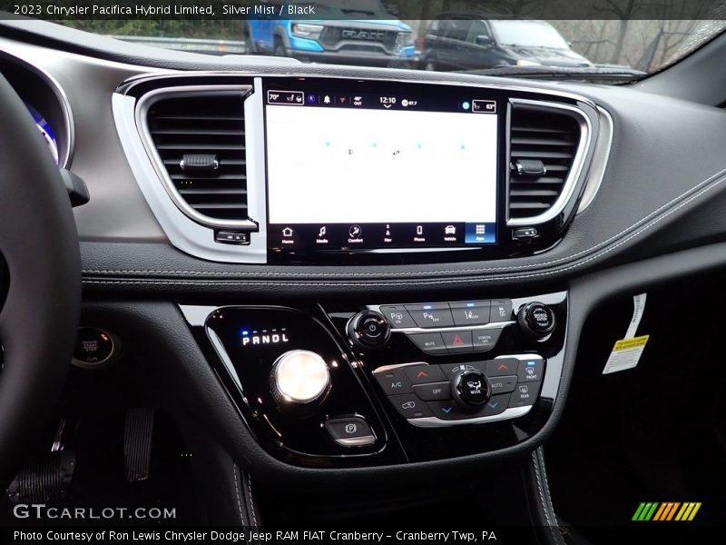 Controls of 2023 Pacifica Hybrid Limited