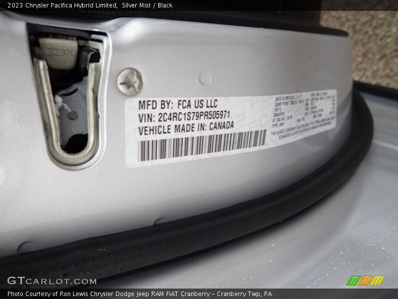 Silver Mist / Black 2023 Chrysler Pacifica Hybrid Limited
