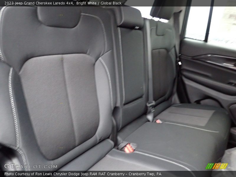 Bright White / Global Black 2023 Jeep Grand Cherokee Laredo 4x4