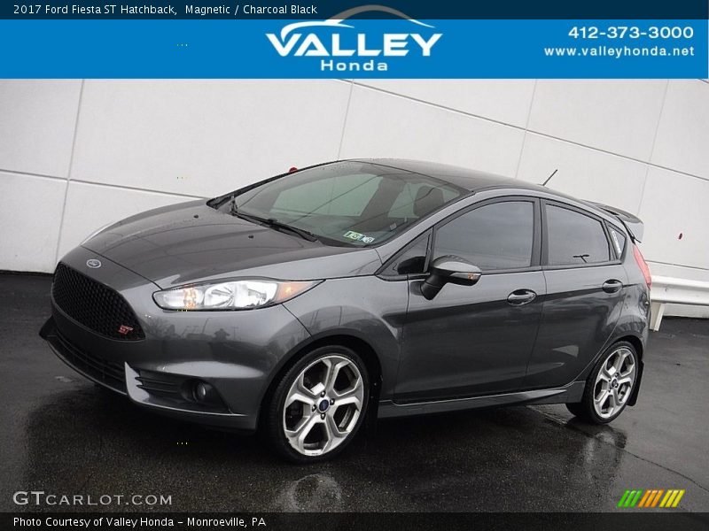 Magnetic / Charcoal Black 2017 Ford Fiesta ST Hatchback