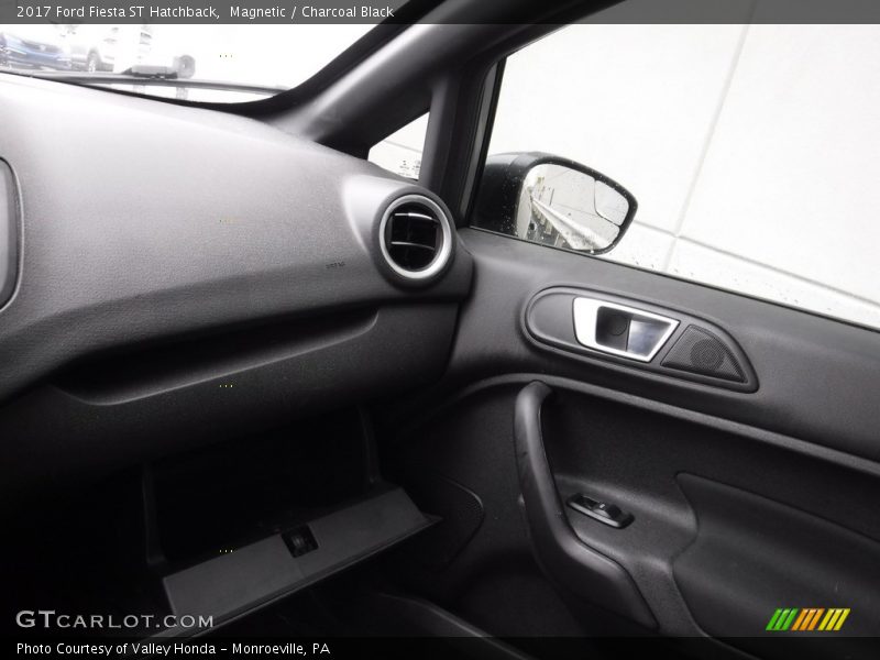 Magnetic / Charcoal Black 2017 Ford Fiesta ST Hatchback