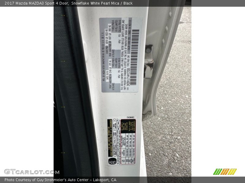 Snowflake White Pearl Mica / Black 2017 Mazda MAZDA3 Sport 4 Door