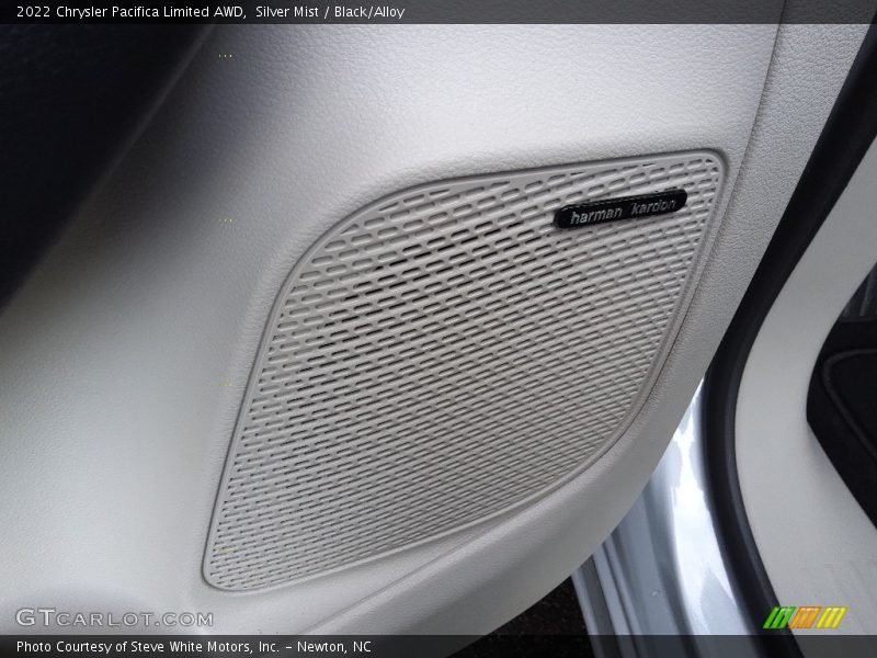 Silver Mist / Black/Alloy 2022 Chrysler Pacifica Limited AWD