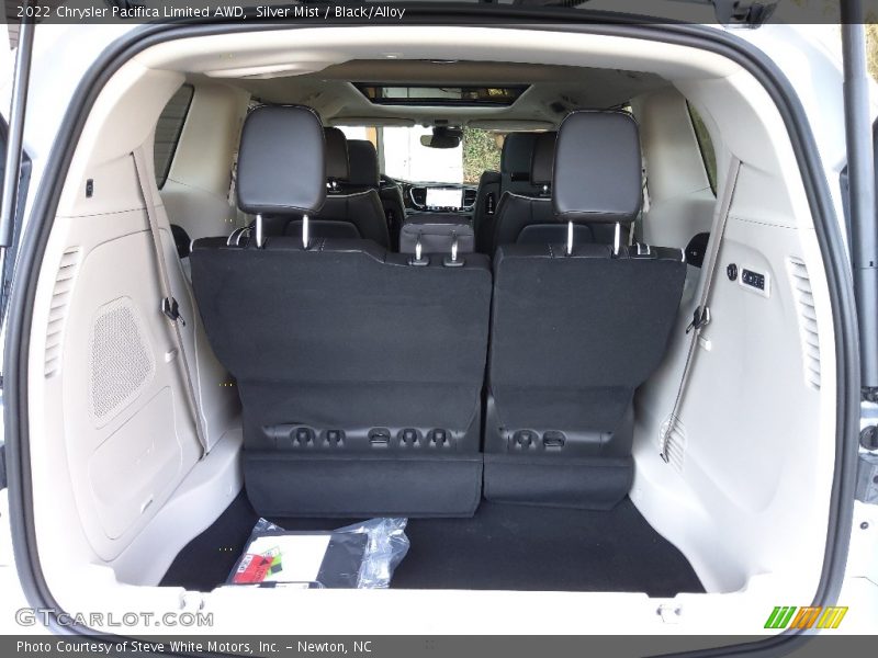  2022 Pacifica Limited AWD Trunk