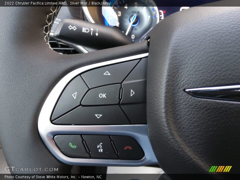  2022 Pacifica Limited AWD Steering Wheel
