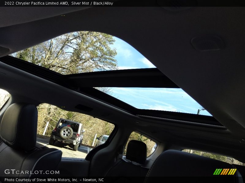 Silver Mist / Black/Alloy 2022 Chrysler Pacifica Limited AWD