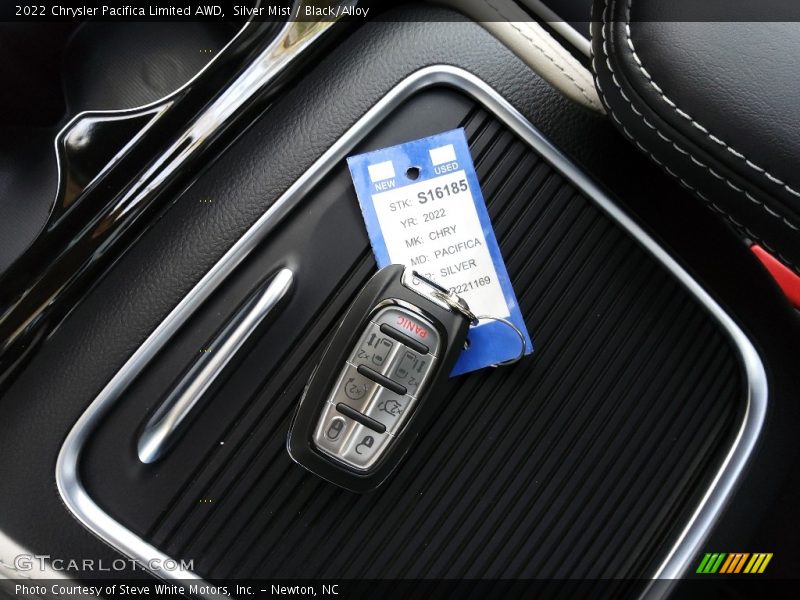 Silver Mist / Black/Alloy 2022 Chrysler Pacifica Limited AWD