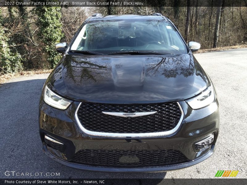 Brilliant Black Crystal Pearl / Black/Alloy 2022 Chrysler Pacifica Limited AWD