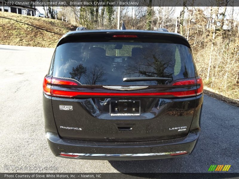 Brilliant Black Crystal Pearl / Black/Alloy 2022 Chrysler Pacifica Limited AWD