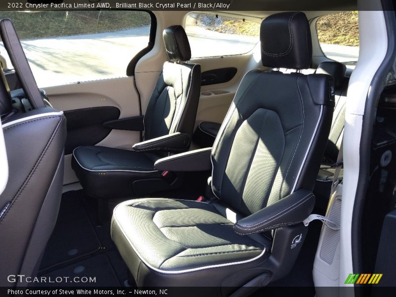 Brilliant Black Crystal Pearl / Black/Alloy 2022 Chrysler Pacifica Limited AWD