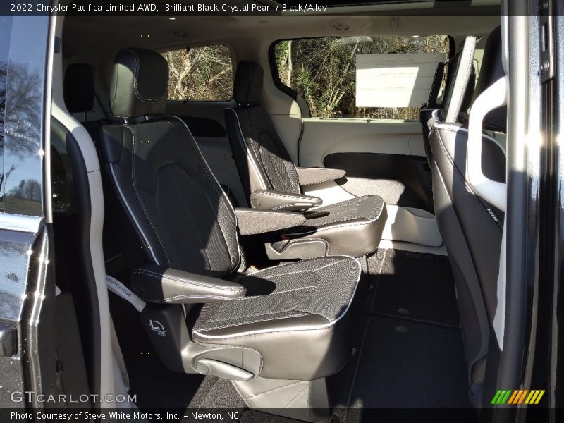 Brilliant Black Crystal Pearl / Black/Alloy 2022 Chrysler Pacifica Limited AWD