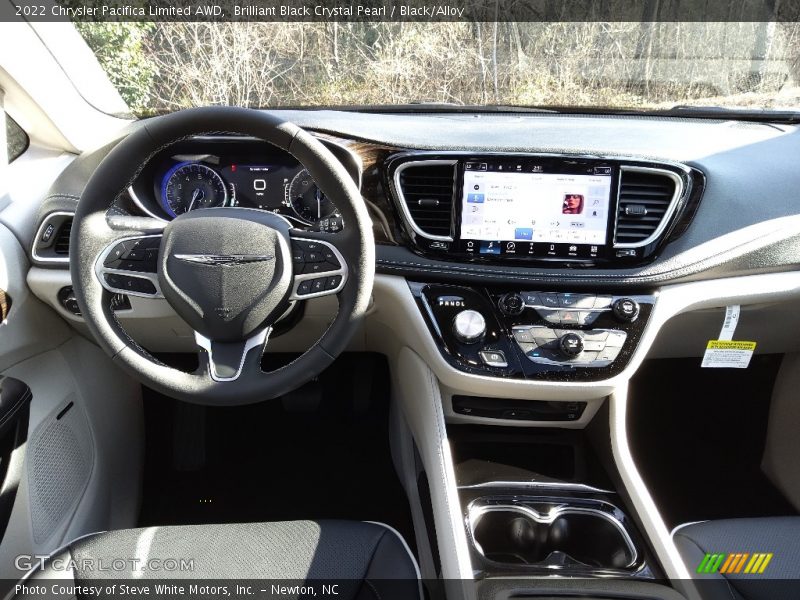 Brilliant Black Crystal Pearl / Black/Alloy 2022 Chrysler Pacifica Limited AWD