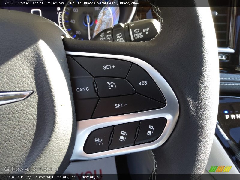 Brilliant Black Crystal Pearl / Black/Alloy 2022 Chrysler Pacifica Limited AWD