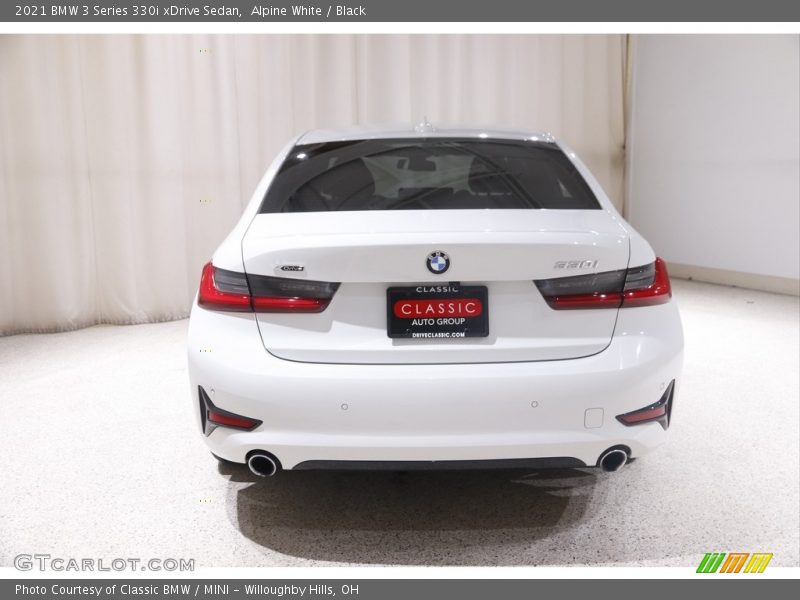 Alpine White / Black 2021 BMW 3 Series 330i xDrive Sedan
