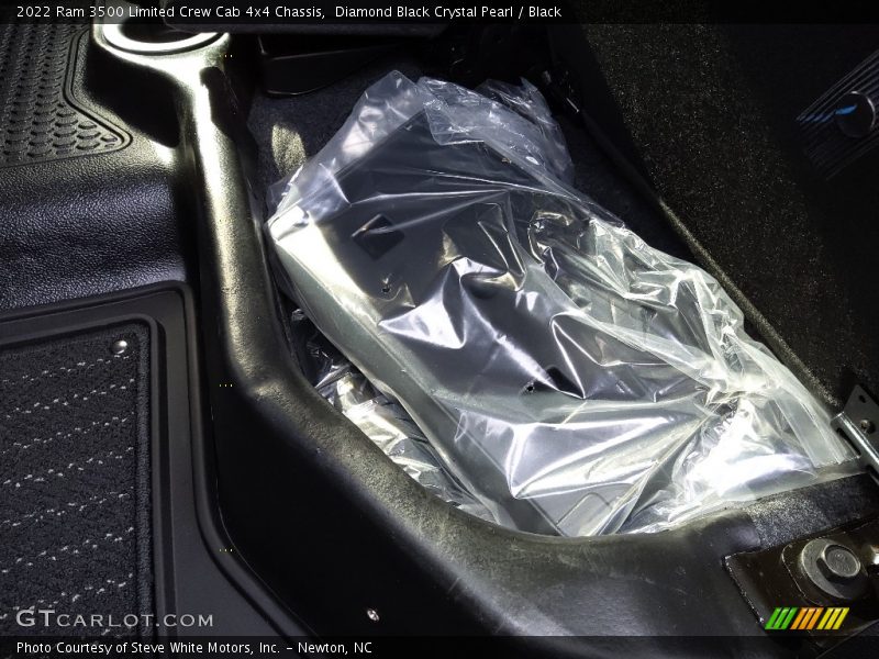 Diamond Black Crystal Pearl / Black 2022 Ram 3500 Limited Crew Cab 4x4 Chassis