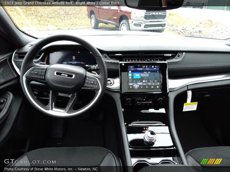 Bright White / Global Black 2023 Jeep Grand Cherokee Altitude 4x4