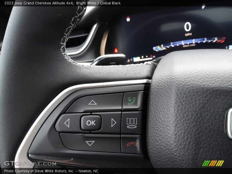 Bright White / Global Black 2023 Jeep Grand Cherokee Altitude 4x4