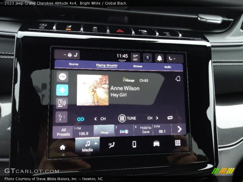 Bright White / Global Black 2023 Jeep Grand Cherokee Altitude 4x4