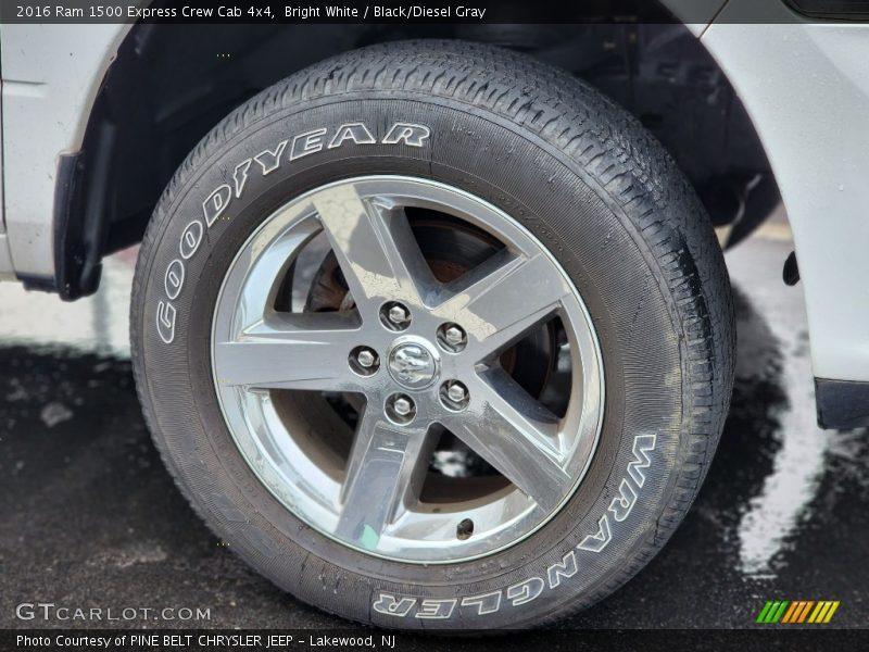 Bright White / Black/Diesel Gray 2016 Ram 1500 Express Crew Cab 4x4