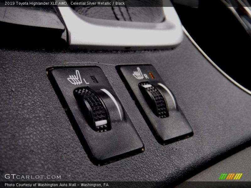 Celestial Silver Metallic / Black 2019 Toyota Highlander XLE AWD