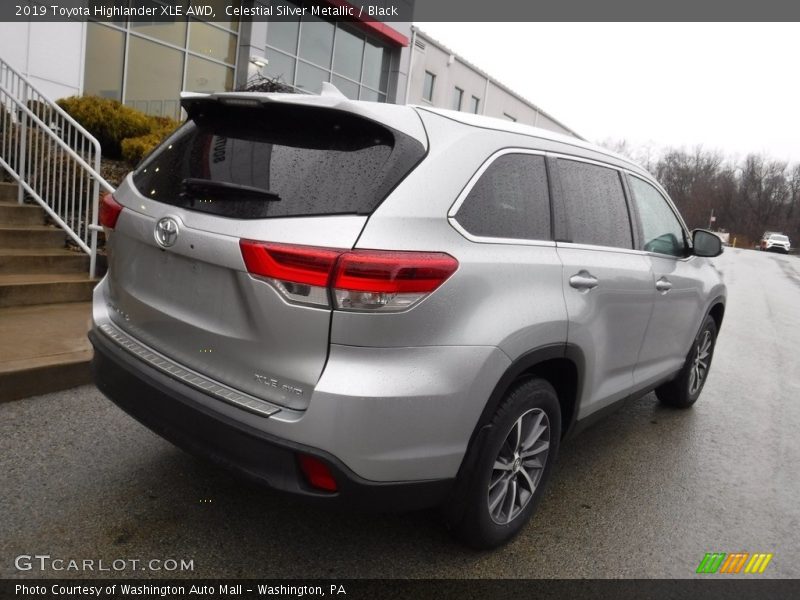 Celestial Silver Metallic / Black 2019 Toyota Highlander XLE AWD