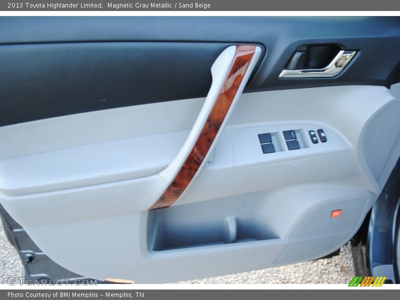 Magnetic Gray Metallic / Sand Beige 2013 Toyota Highlander Limited