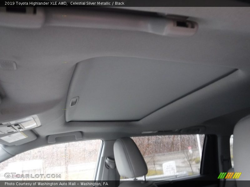 Celestial Silver Metallic / Black 2019 Toyota Highlander XLE AWD