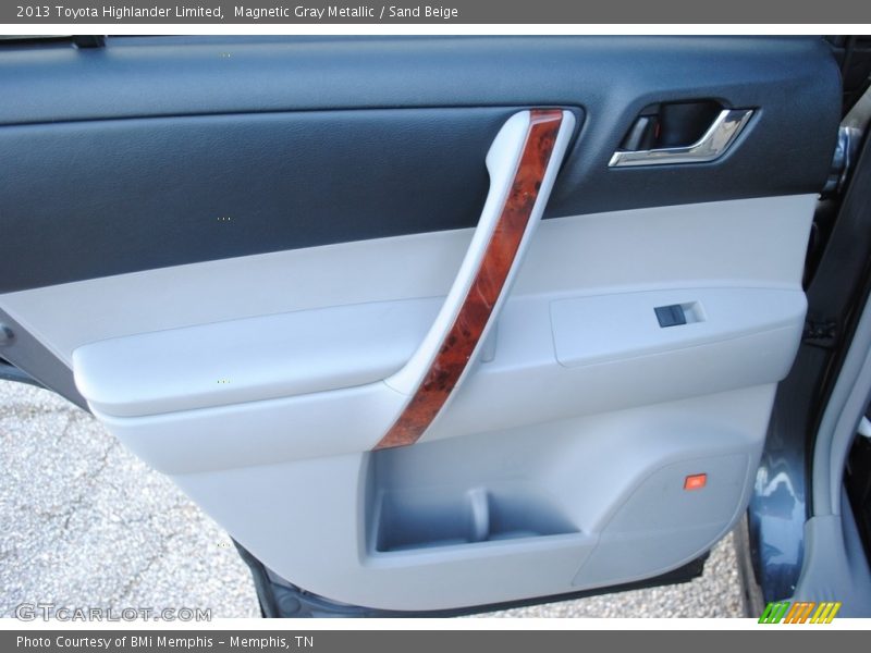 Magnetic Gray Metallic / Sand Beige 2013 Toyota Highlander Limited
