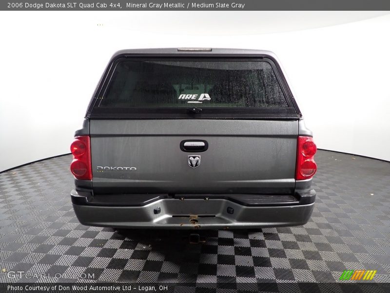 Mineral Gray Metallic / Medium Slate Gray 2006 Dodge Dakota SLT Quad Cab 4x4