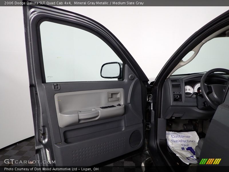 Mineral Gray Metallic / Medium Slate Gray 2006 Dodge Dakota SLT Quad Cab 4x4