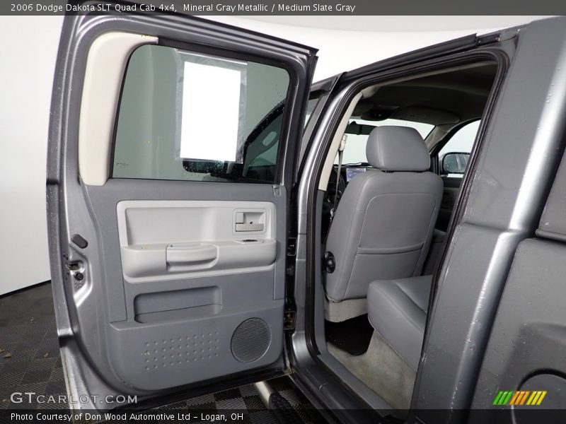 Mineral Gray Metallic / Medium Slate Gray 2006 Dodge Dakota SLT Quad Cab 4x4