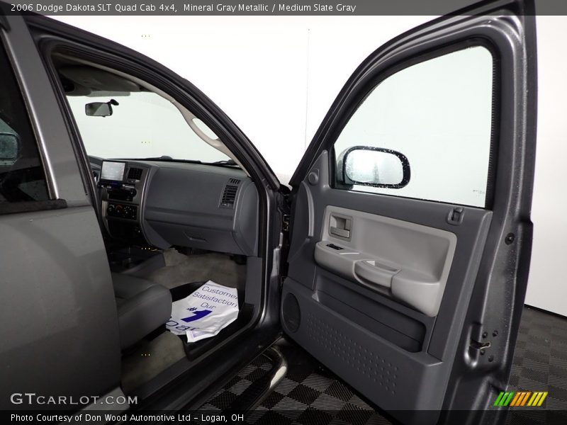 Mineral Gray Metallic / Medium Slate Gray 2006 Dodge Dakota SLT Quad Cab 4x4