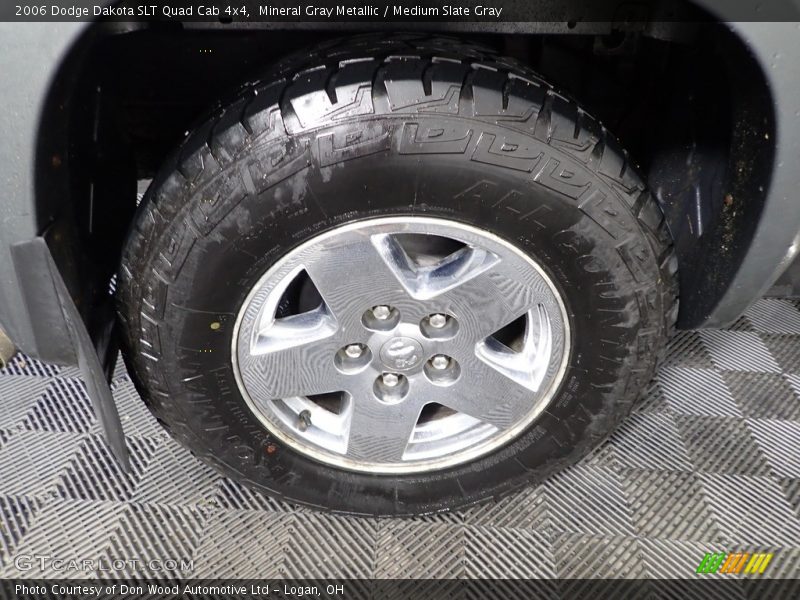Mineral Gray Metallic / Medium Slate Gray 2006 Dodge Dakota SLT Quad Cab 4x4