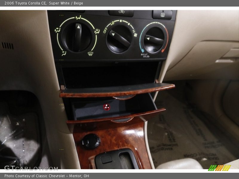 Super White / Beige 2006 Toyota Corolla CE