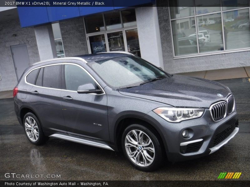 Mineral Grey Metallic / Black 2017 BMW X1 xDrive28i